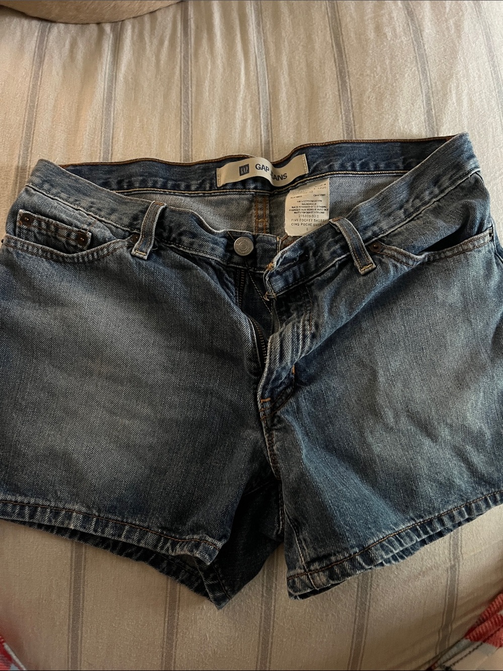5/$10 item GAP Women's Washed Blue Denim Jean Shorts
